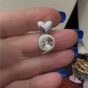NWT Macy's Silver Tone Heart and Crystal Pendant Necklace 19” with extender